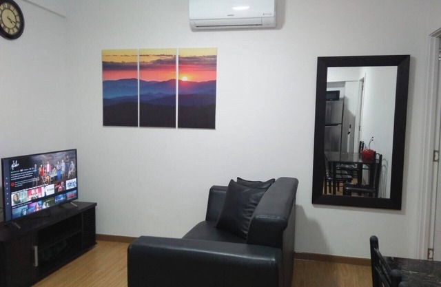 2BR Unit at Acqua Private Residences with Netflix + Wifi across Rockwell Makati