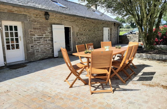 2km from the beach, charming family house totally refurbished in private area