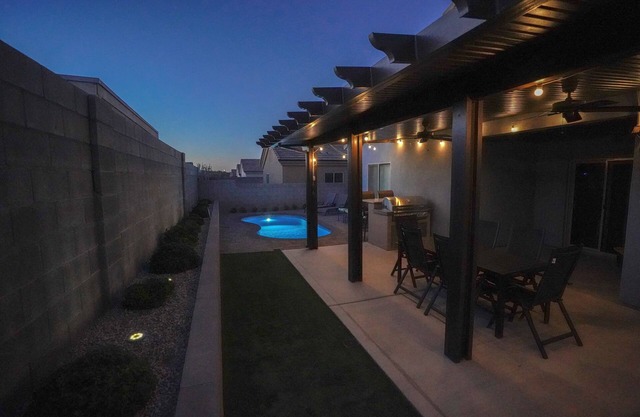 3-BedRm Pool House w/Coffee Bar & 5 Total Beds