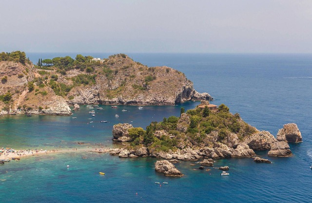 3 bedroom accommodation in Sant Alfio CT