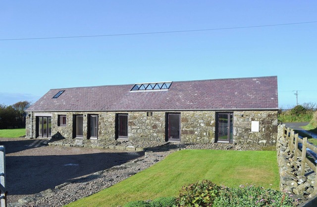 3 bedroom accommodation in Aberdaron, Pwllheli