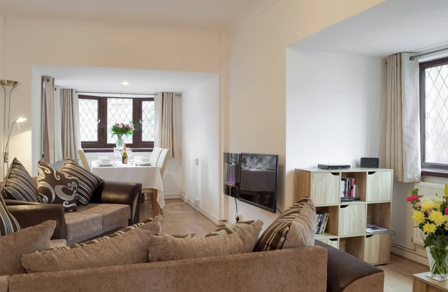 3 bedroom accommodation in The Mumbles