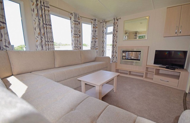 3 bedroom accommodation in Hamble