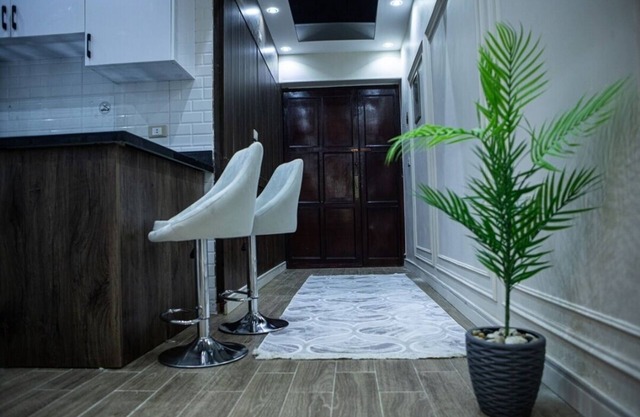 3-bedroom apartment in perfect Giza Governorate with AC, WiFi