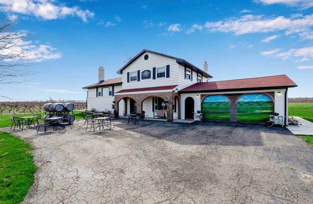 3- Bedroom Apartment at an Award Winning Winery