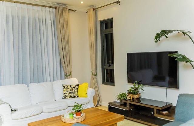 3-bedroom apartment in charming Kampala with AC, WiFi. Enjoy your stay