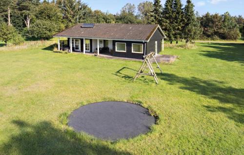 3 Bedroom Beautiful Home In Roslev