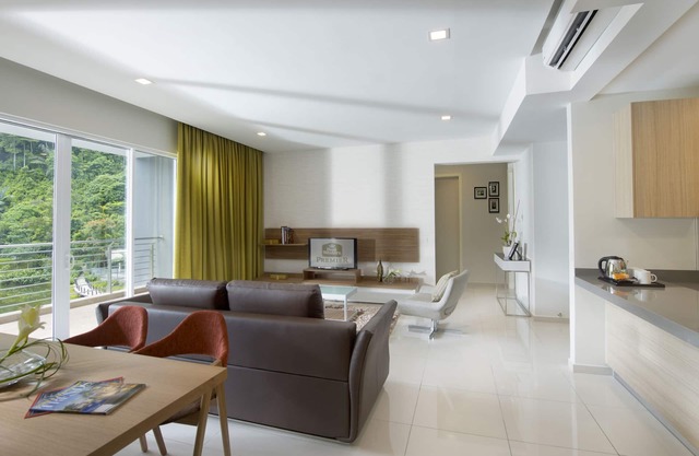 3 Bedroom Lakeview Executive Deluxe #6