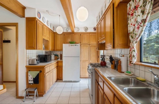 3 Bedroom Ocean View Home for 8 - Hale Kamaoa