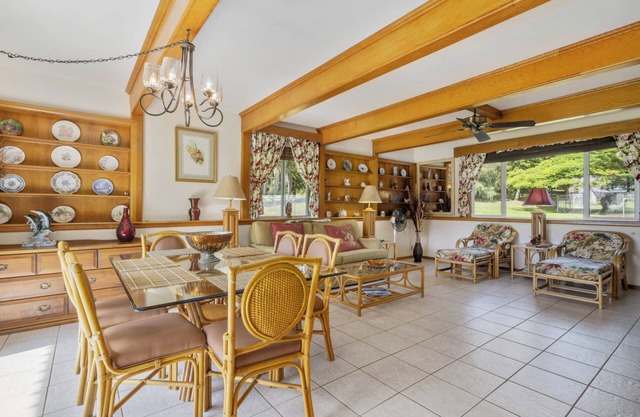 3 Bedroom Ocean View Home for 8 - Hale Kamaoa