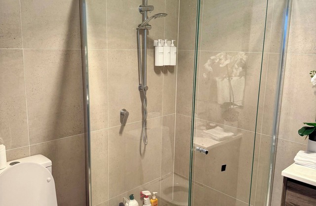 3 bedrooms house in Burwood