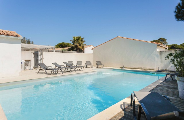 3* House with heated pool, 400m from beach and market – Île de Ré