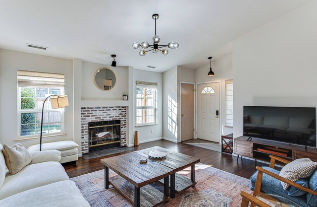 3 Mi to Lake Wilderness: Charming Family Home!