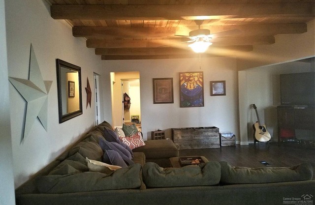 3bed 1bath with views of the city overlooking the event fairgrounds.