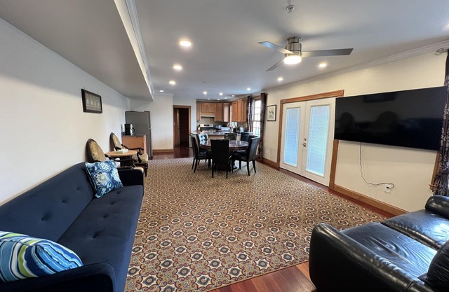 3Bed/3Bath Home, 3 Parking spots close to Central Sq, MIT, Harvard. Walk to T.