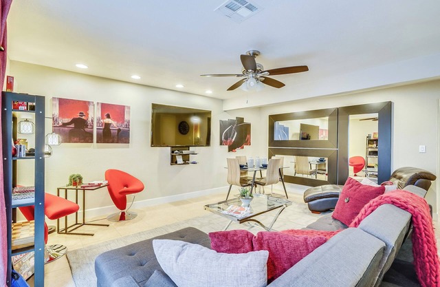 3BR/2 Bath w/Pool & Hot Tub- Scottsdale Entertainment District