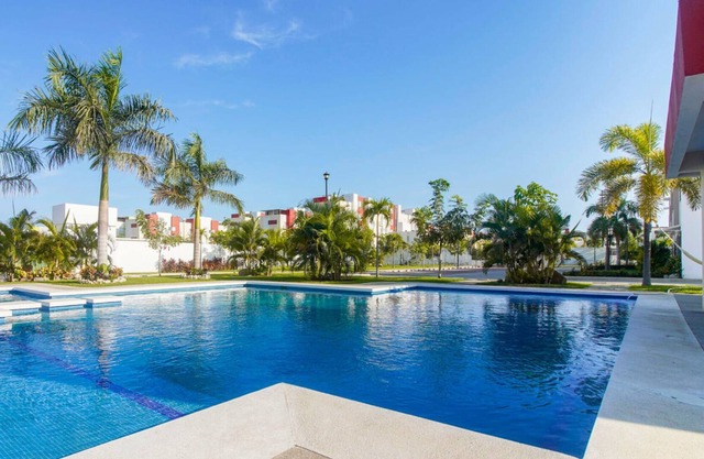 3BR + 2BA | Casa Puerta al Sol con Club de Playa