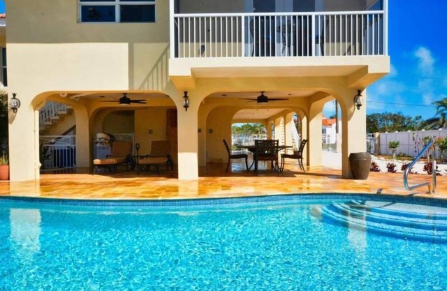 3BR/3BA Duck Key Island Retreat With Private Pool
