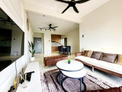 3km to Jonker Street Malacca B1010