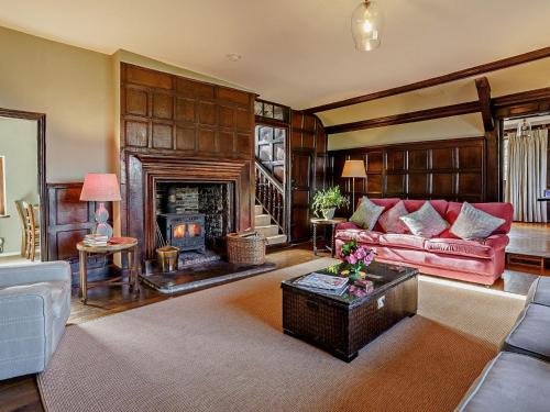 4 Bed in Llanover 91243