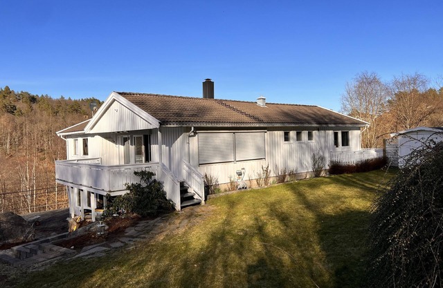 4 Bed Villa - Sleeps 11 - Pets - Parking - Wifi