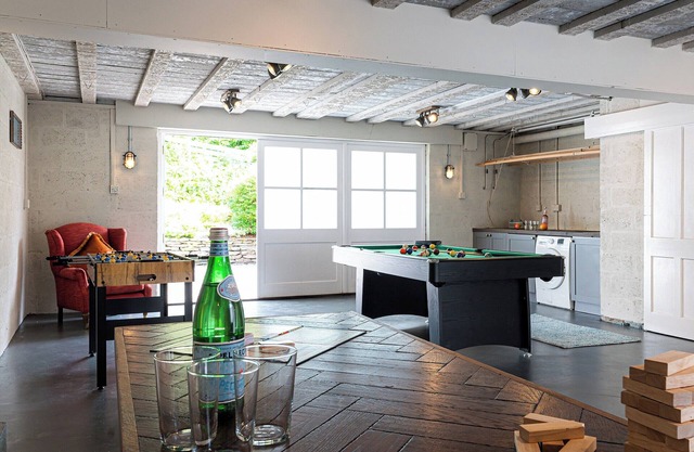 4 bedroom accommodation in Charlestown