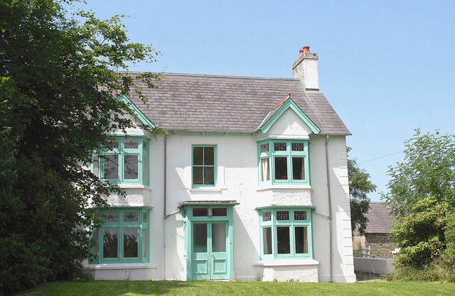 4 bedroom accommodation in Blaencelyn, near Llangrannog