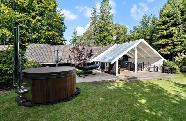 4 bedroom lovely home in Nykøbing Sj