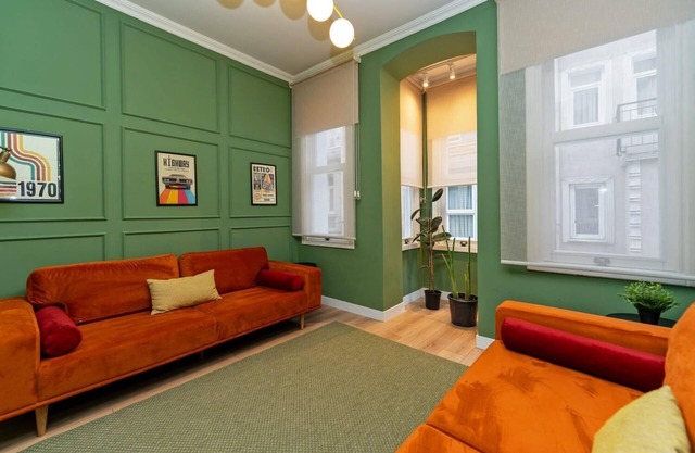 4 bedrooms House stylish & new