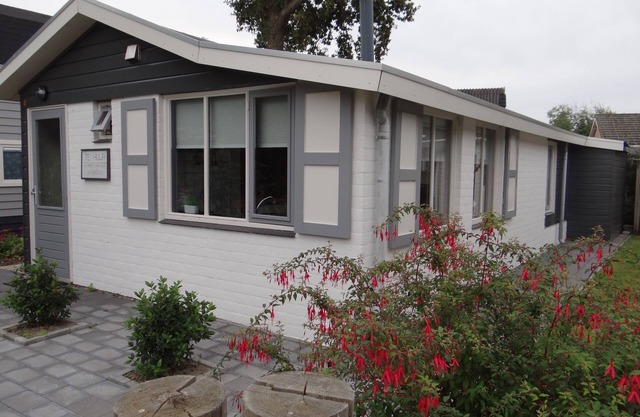 4 pers. Detached house with sunny garden close to the sea and beach.