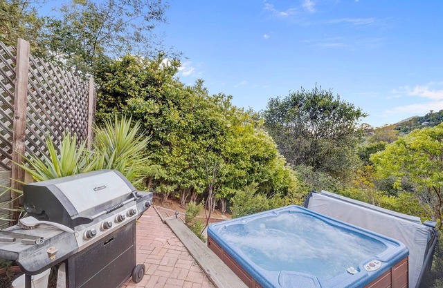 4BD Marin Retreat w/HotTub, Billiards, BBQ/Firepit