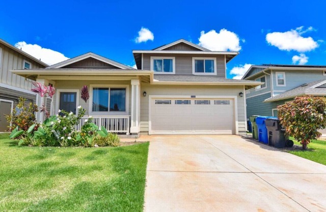 4BR/2.5BA New Build | Pool | W/D | Garage | Park