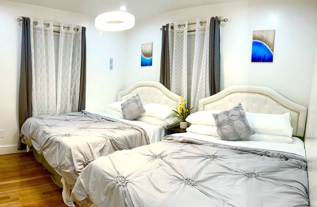 4BR 2BA 7BEd WOLLASTONBEACH/NearBOSTON Davis