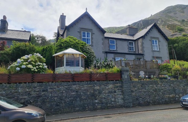 4Br Sea View Escape-Near Snowdonia& Coastal Trails