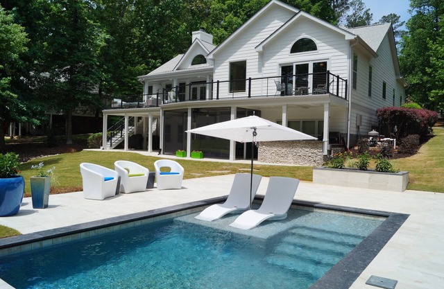 5 BDRM Beautiful Peaceful Lake Front Home 3 Kings, 1 Queen, 4 Twins, Pool, Spa