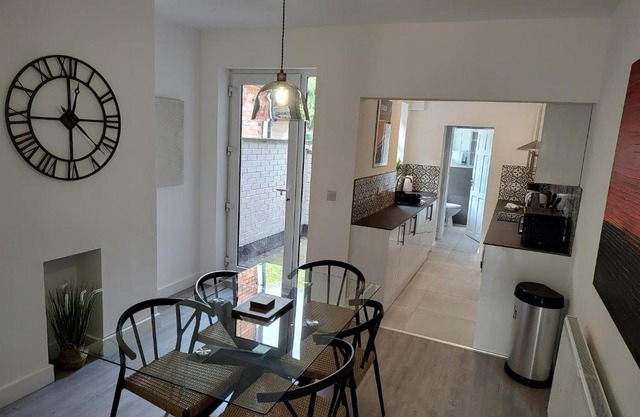 5 Fernie ave contractor home in center of Melton Mowbray