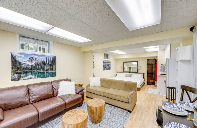 5 Mi to State Park: Studio, Walk to Happy's Inn!