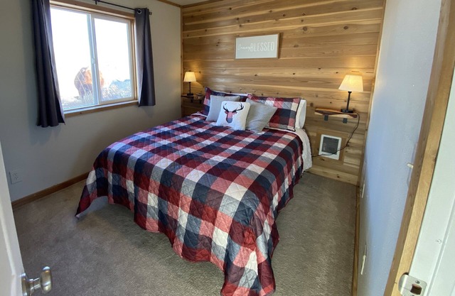 5 minutes from town, lots of space for pets to run, quiet and private!