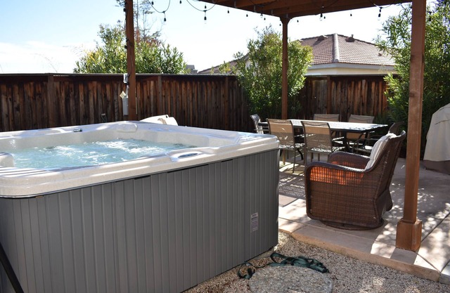 #5-SUPER HOST- ELEGANT 6BR 4BTH HOT TUB Comfy Upgraded Home for Corporate Lease