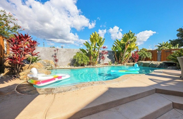 5BR | Luxury Home | Salt Water Pool | Hot Tub | Fire Pit