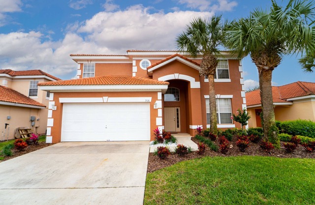 6 Bed, 5 Bath Villa with South Facing Pool, located close to Disney & Universal