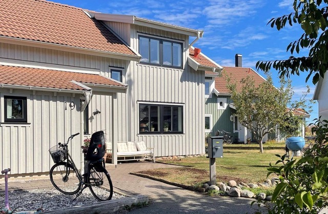 6 person holiday home in Hönö