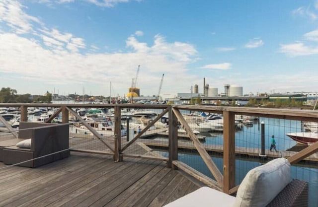 #6 Waterfront Studio at Marina with deck