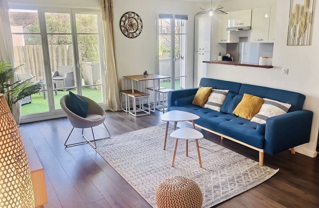 7 minutes Disney/Terrasse/Netflix/Parking