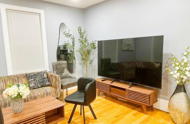 85a Charming, Cozy 3BR, 2BA Home Near Downtown Boston