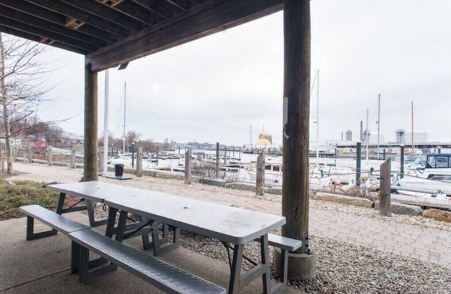 #9 Studio apartment at a Marina