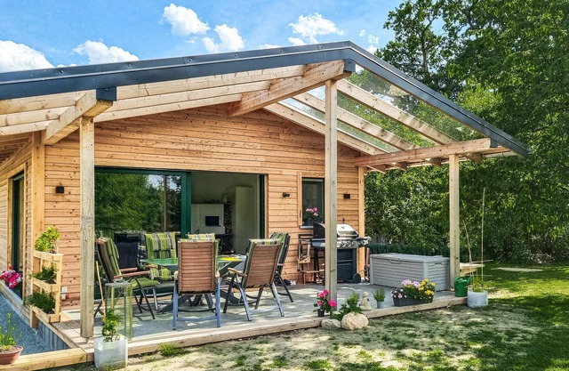 A cottage close to nature for up to 6 people and a natural swimming pond just a few steps from the h