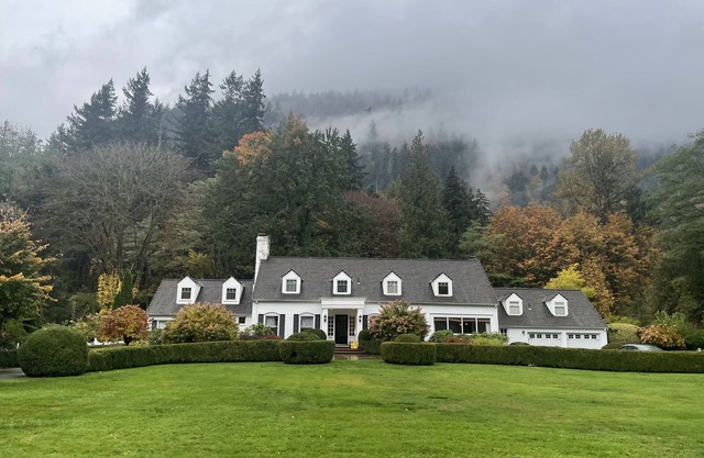 A country estate, just minutes away from Seattle!