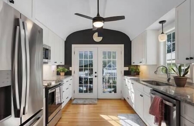 A+ location*Classy Clean Fully Remodeled*Sleeps 6*