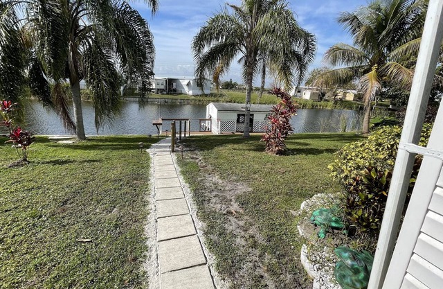 A quaint water front getaway!